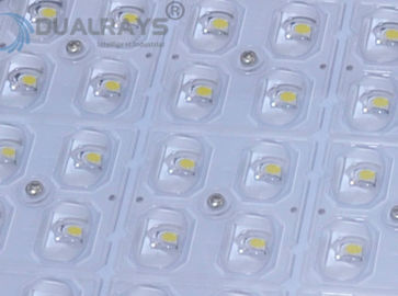 Lunga vita di alta efficienza dell'iluminazione pubblica 30W IP66 del LED 5 anni della garanzia di impulso di dispositivo del protettore